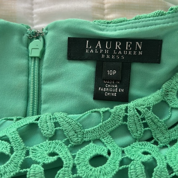 Lauren Ralph Lauren green lace dress. 10P - Picture 4 of 8